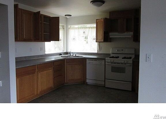 4th image of 102 Thyme Ave