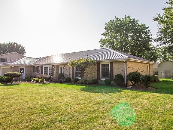 4th image of 775 Gardenwood Dr