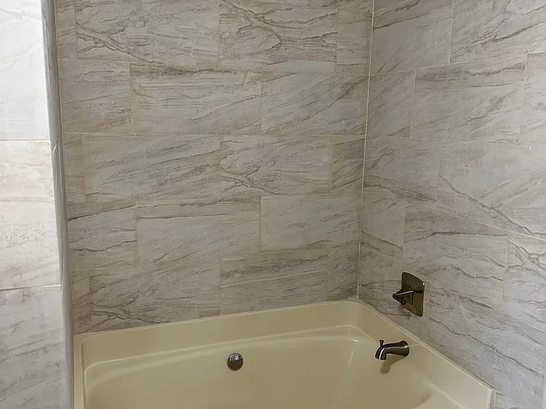 211 Glen View Ter — Photo 11