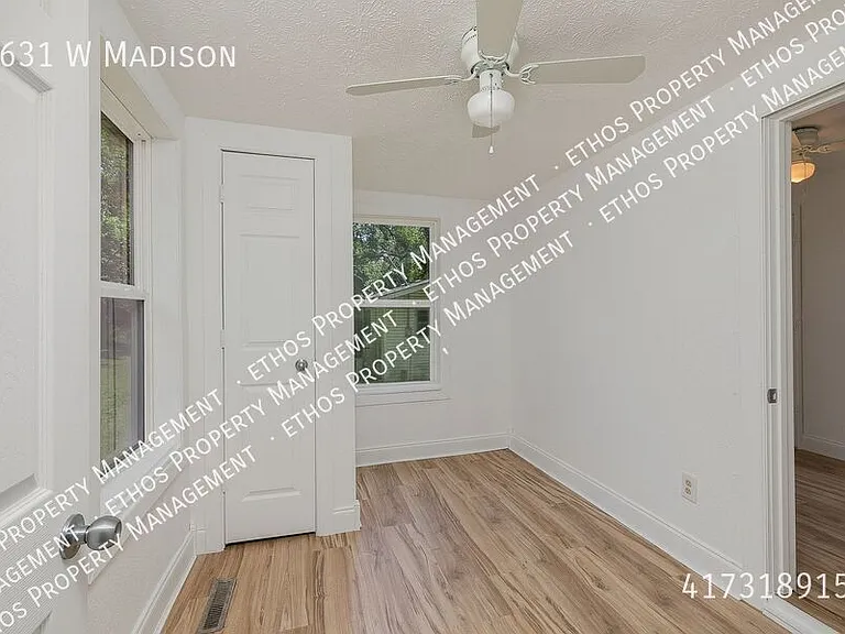 2631 W Madison St — Photo 7