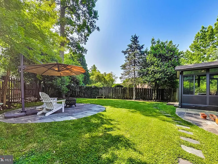 6515 E Halbert Rd — Photo 36