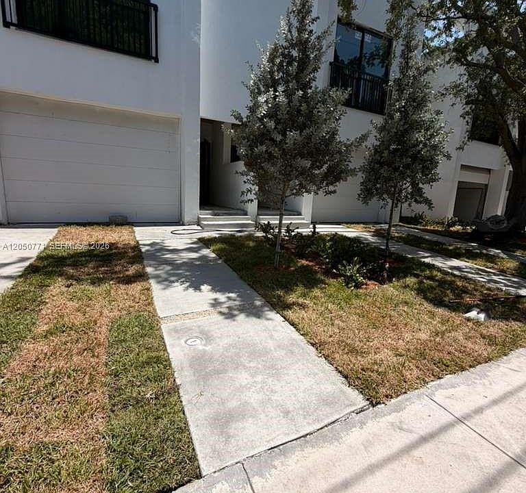 2nd image of 138 NW 33rd St
