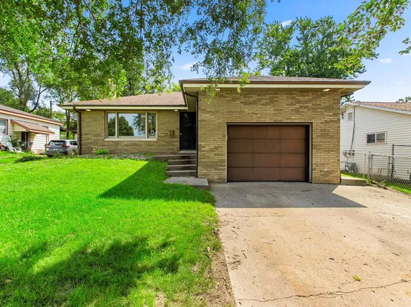 1414 Morton St, Pekin, IL 61554