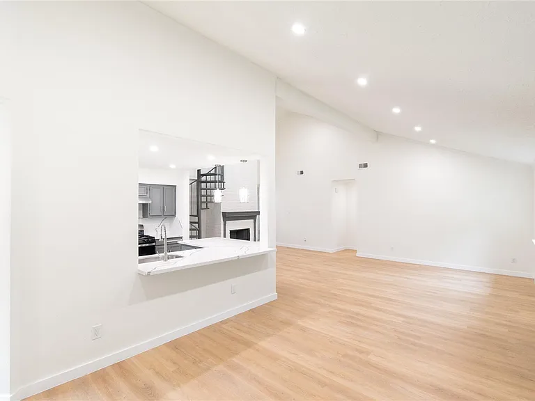 15707 Amapola Dr — Photo 14