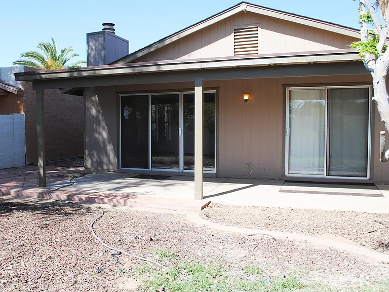 2121 N Villas Ln — Photo 28