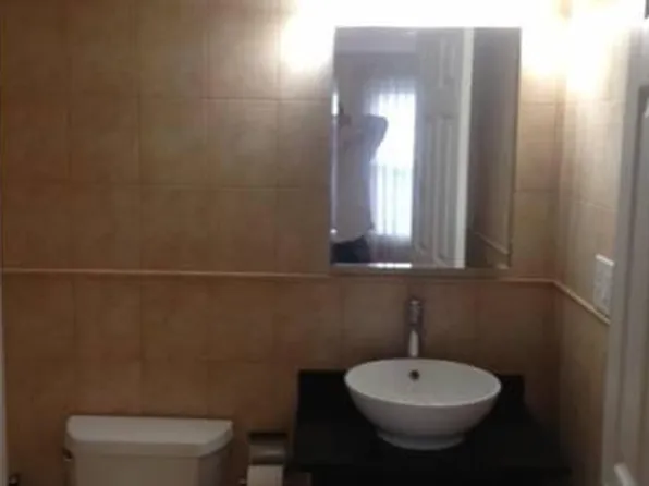 226 Grand Street image 23 of 26