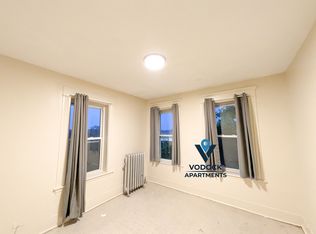 529 Union St APT 4R, Springfield, MA 01109
