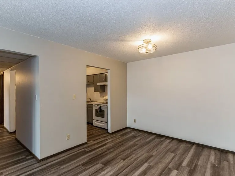 307 N Corn Street — Photo 15