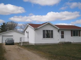 502 Calvert Ave, Chadwick, IL 61014