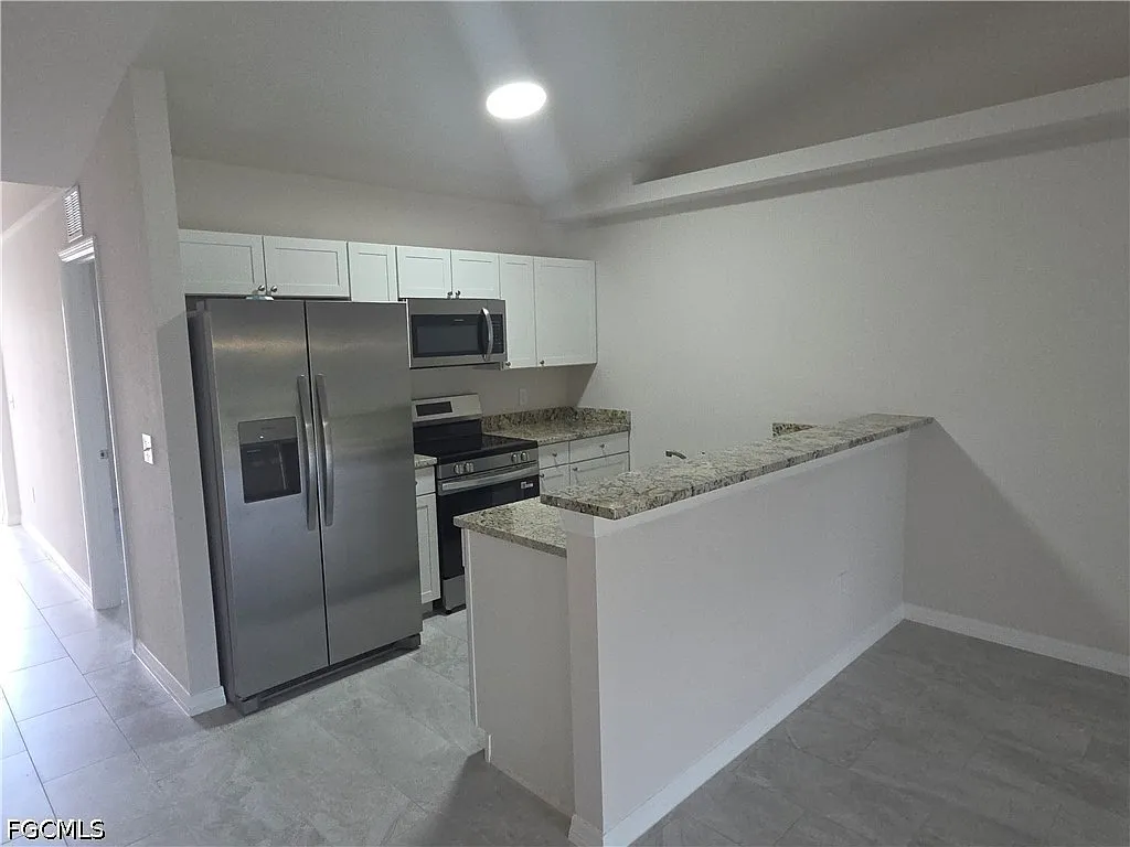 3 bed, 2.0 bath, 1200 sqft, $1,695 — Photo 2
