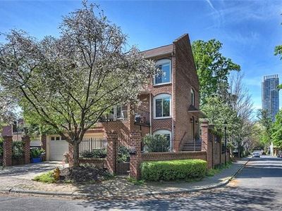 329 Settlers Ln, Charlotte, NC, 28202