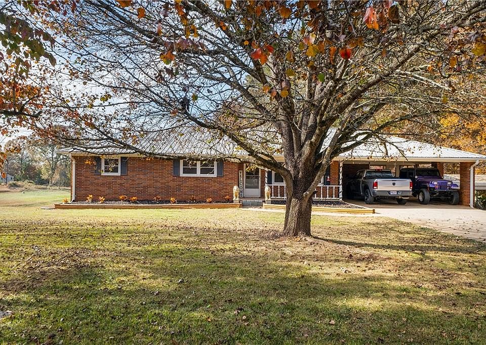 1st image of 232 Oak Way Dr