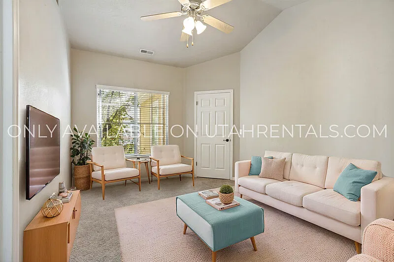 3 bed, 2.0 bath, 1441 sqft, $1,700 — Photo 2