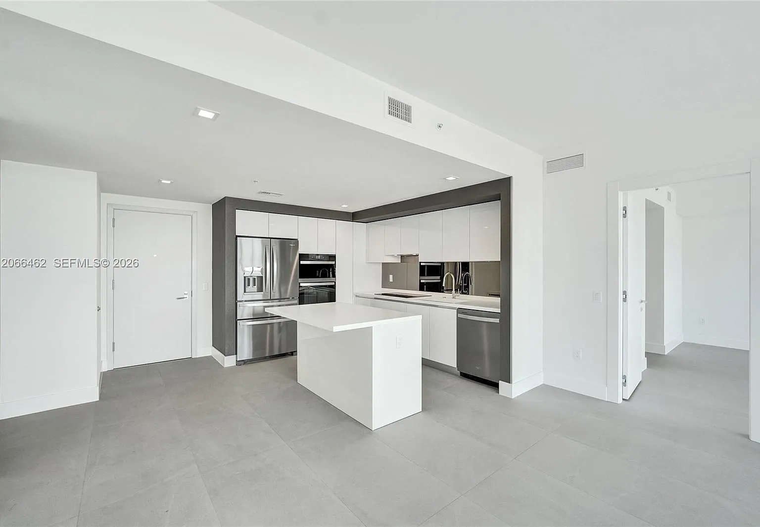 1170 E Hallandale Beach Blvd — Photo 3