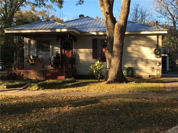 208 9th Ave, Chickasaw, AL 36611