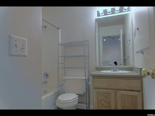 386 W 500 N — Photo 15