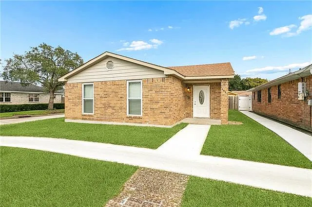 4 bed, 2.0 bath, 1500 sqft, $1,900 — Photo 2
