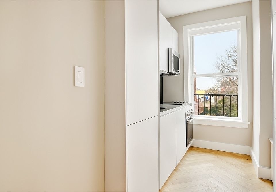 1st image of 182 Prospect Park W APT 15
