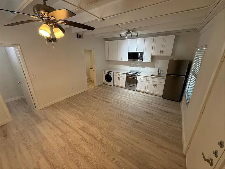 Lone Star Lofts — Photo 3