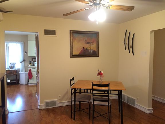 Living Room/Dining Area