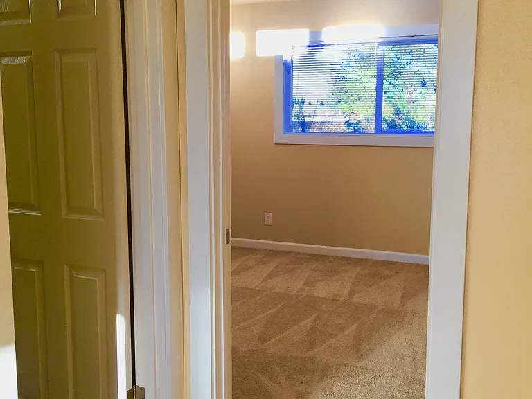 Olympus Apartments — Photo 25