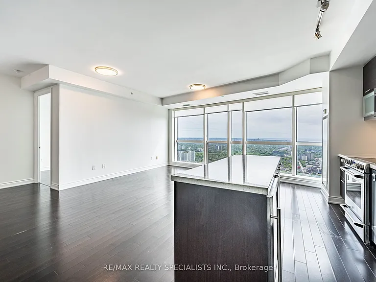 388 Yonge St #7105 — Photo 14