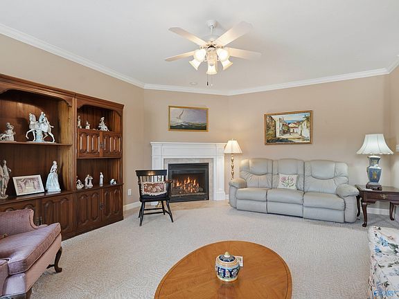 4th image of 3212 Waterman Dr SE