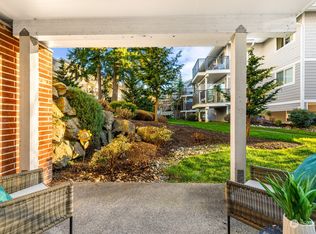 15212 NE 8th St APT F13, Bellevue, WA 98007