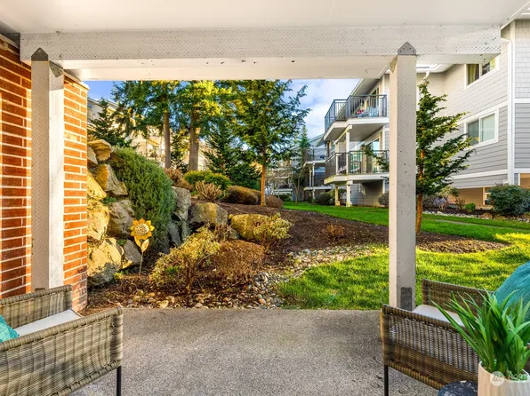15212 NE 8th Street #F-13, Bellevue, WA 98007