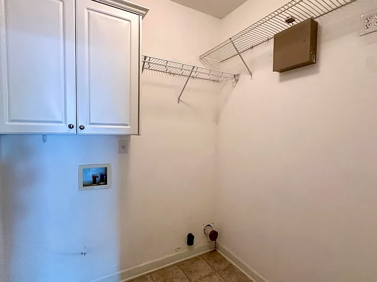 1305 Wickham Ct — Photo 23