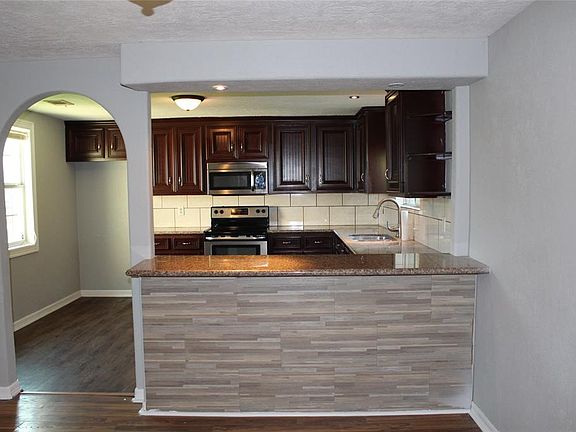 2nd image of 866 County Road 379