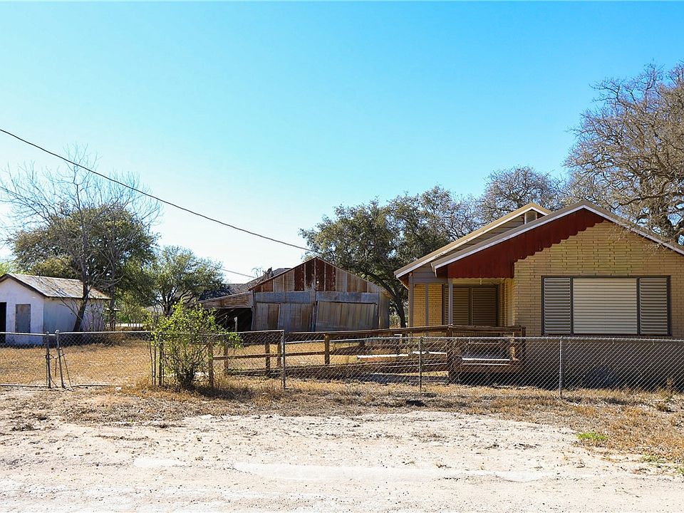 1st image of 305 N Perez St