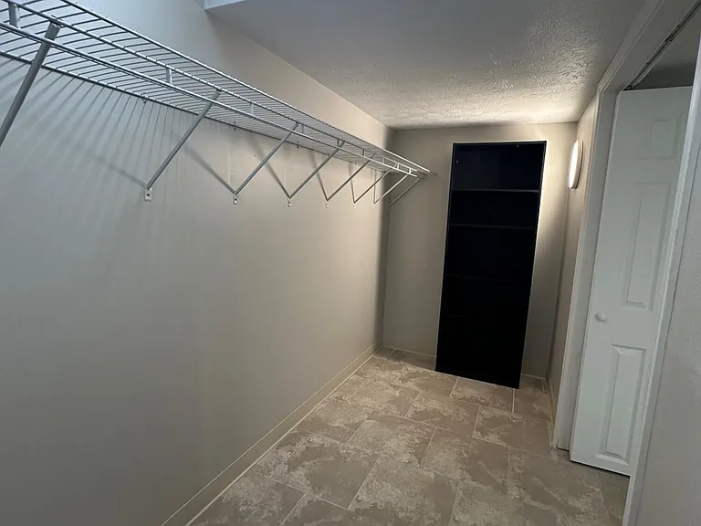 3505 Lakeside Ct — Photo 41