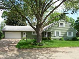 880 16th Ave, Marion, IA 52302