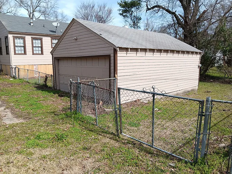 103 E Robinson Pl — Photo 48
