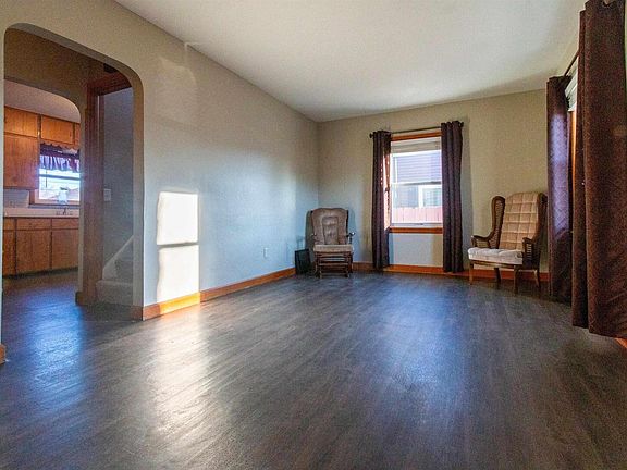 3rd image of 2415 Kelling St