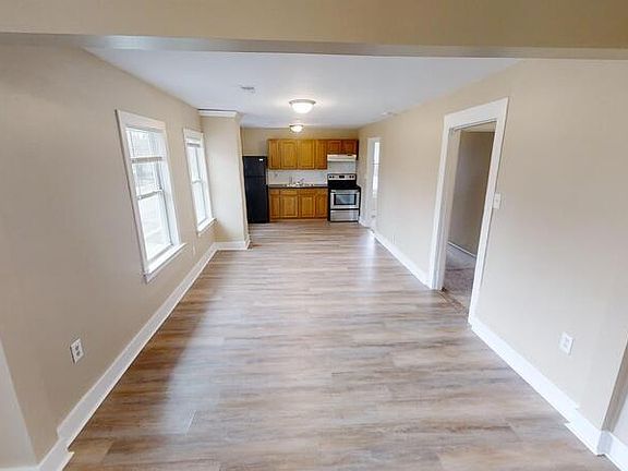 5th image of 716 Pearl St APT 2