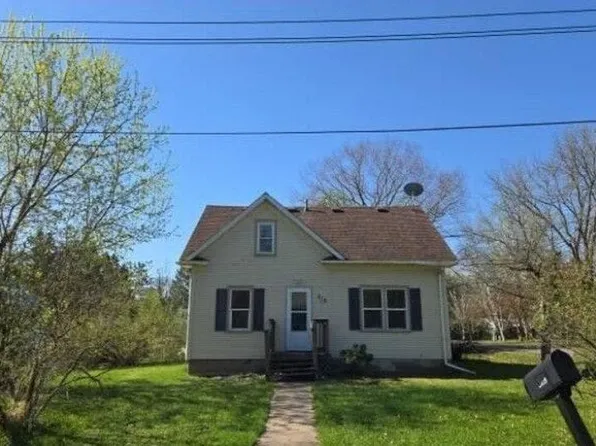 312 Main St W, Hinckley, MN 55037