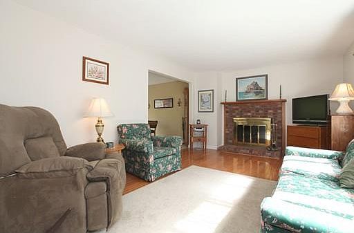 3rd image of 17 Potter Ave Unit 6