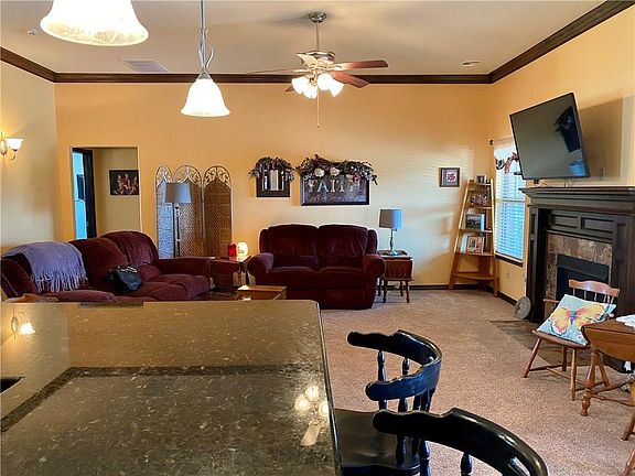 4th image of 3920 Southridge Ln NE
