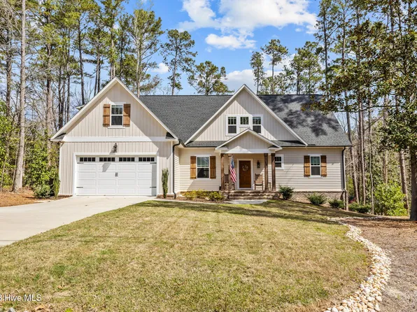 182 Lakeview Drive, Whispering Pines, NC 28327