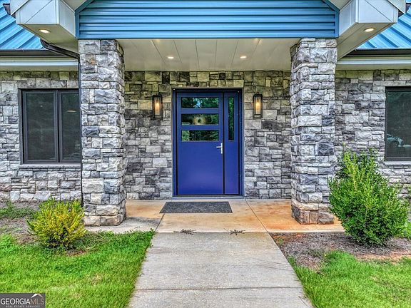 4th image of 40 Red Oak Cir