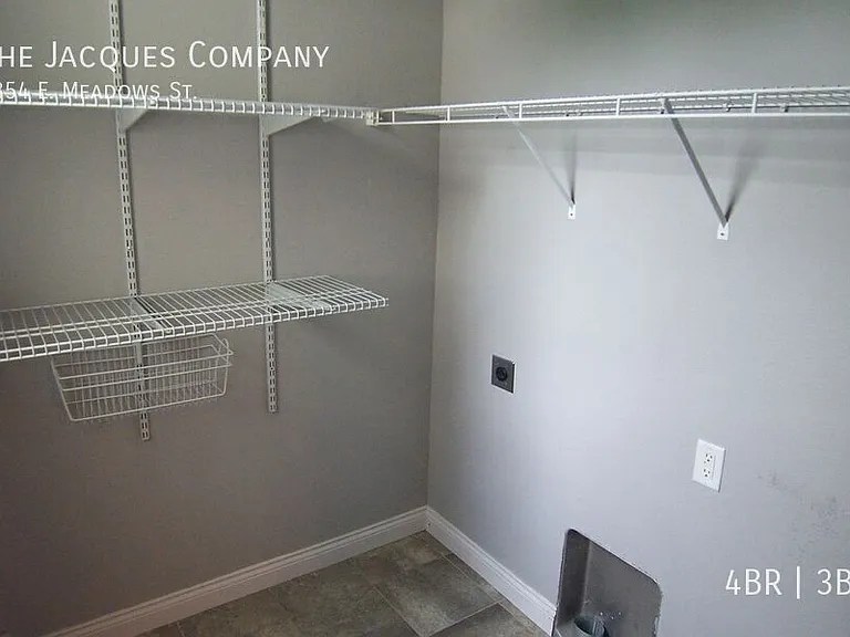 2854 W Meadows Dr — Photo 8
