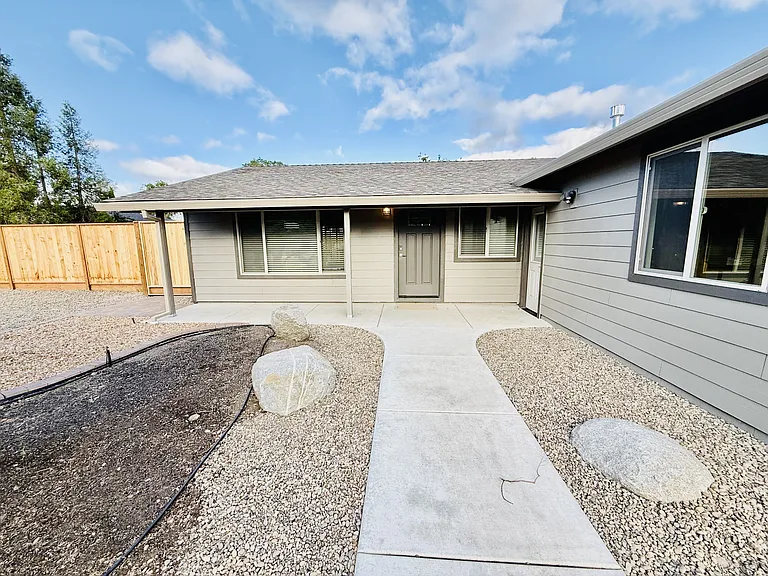 2853 Tahitian Ave — Photo 43