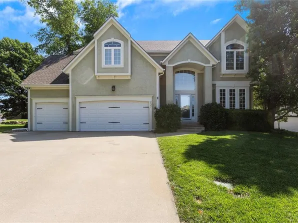 237 NE Hidden Ridge Cir, Lees Summit, MO 64064
