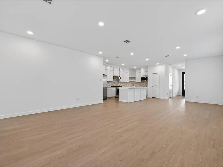 27435 Sunterra Village Dr — Photo 6