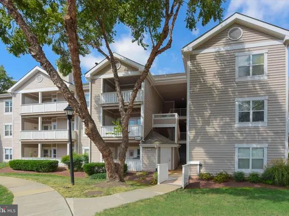14304 Rosy Ln APT 13, Centreville, VA 20121