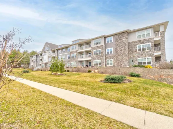 260 N Scott Blvd Unit 211, Iowa City, IA 52245