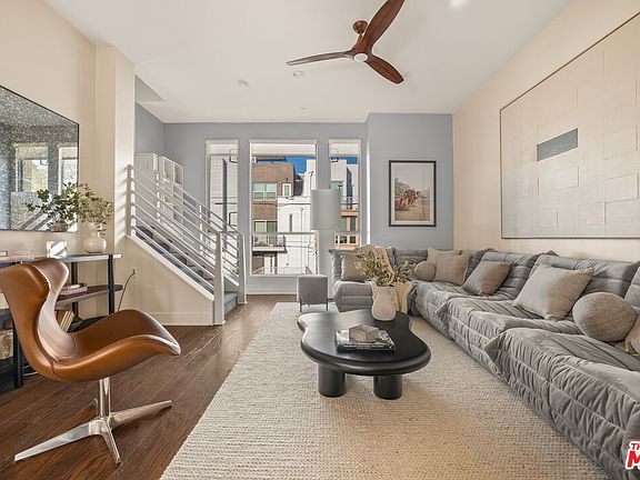 5th image of 2205 Fox Ln