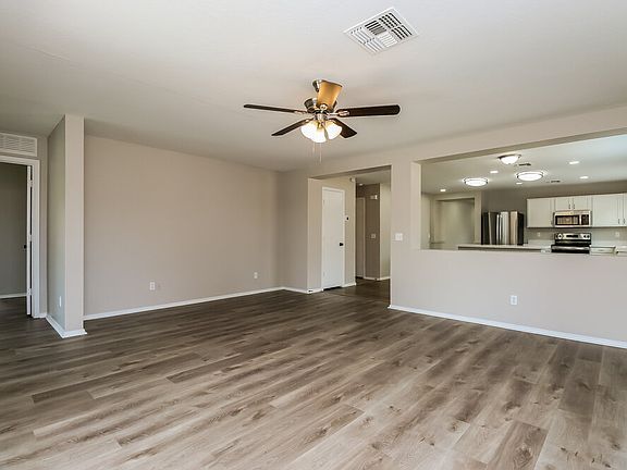 5th image of 3107 W Park St